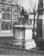  ??  ?? This statue to James Carmichael is situated in Albert Square, Dundee. Read more about him above.