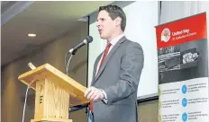  ?? BOB TYMCZYSZYN/STANDARD STAFF ?? Campaign chair Sean Simpson talks about this year’s campaign as United Way of St. Catharines and District announced its fundraisin­g totals Tuesday at the Holiday Inn and Suites Parkway Convention Centre.