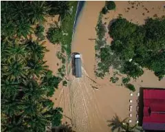  ?? ?? SITUASI semasa banjir yang melanda Lubok China, semalam. Antara kawasan terjejas akibat banjir di daerah ini adalah Kampung Paya Lebar, Kampung Ramuan China Besar, Kampung Bukit Apit, Kampung, Ayer Limau, Kampung Sungai Jernih, Kampung Lekok, Kampung Paya Rumput, Kampung Lubok Baru Masjid Tanah, Kampung Rantau Panjang dan Kampung Brisu.