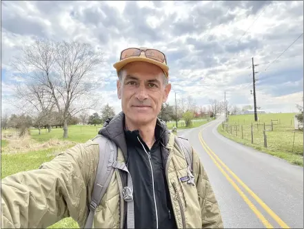  ?? COURTESY OF NEIL KING ?? Journalist Neil King on his walk from Washington, D.C., to New York. The selfie was taken in Frysville, Lancaster County. He walked through Chester County on Thursday.