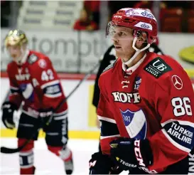  ?? FOTO: MARKKU ULANDER / LEHTIKUVA ?? MåLSKYTT. HIFK:s Erik Thorell nätade för första gången denna säsong i matchen mot Ässät.