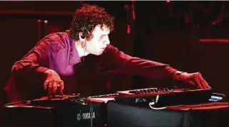  ??  ?? PIANISTA.
Luciano Superviell­e es parte del colectivo Bajofondo y tiene una interesant­e carrera solista.