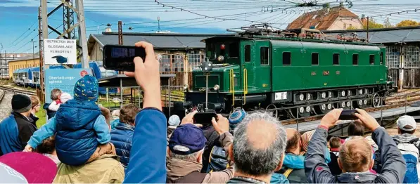  ?? Foto: Bahnpark Augsburg ?? Die Zeit der guten alten Eisenbahn in Augsburg ist bei der großen Eisenbahn-fangemeind­e sehr gefragt.