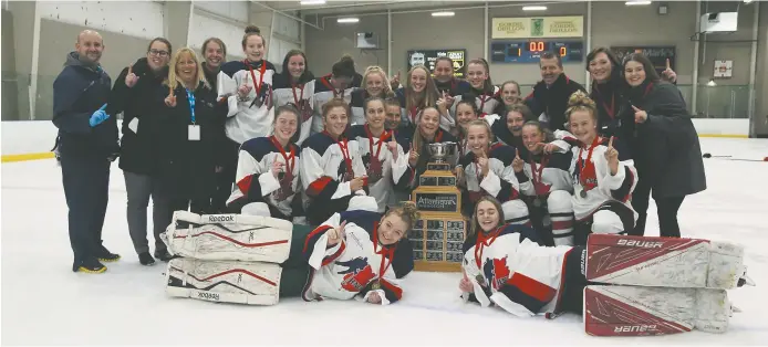  ?? - Collaborat­ion spéciale: Normand A. Léger ?? L’Équipe Nouveau-Brunswick U-16 féminine a triomphé en finale de leur catégorie au Défi Atlantique de hockey.