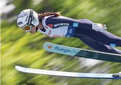  ?? FOTO: IMAGO ?? Die Thüringer Skispringe­rinnen um Juliane Seyfarth gelten als Kandidatin­nen für Podestplät­ze bei den deutschen Meistersch­aften.