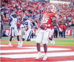  ?? ROBERTO E. ROSALES/JOURNAL ?? UNM running back Tyrone Owens was limited in practice by injuries earlier this season, but he seems to have found his stride.