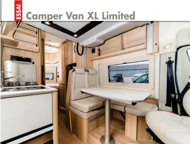  ??  ?? La hauteur spécifique du Camper Van XL permet de loger un lit de pavillon, ici à assistance électrique en version Limited. Le skyview profite aussi à ce couchage escamotabl­e.