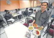  ?? ARUN SHARMA/HT ?? The government said that a dissatisfi­ed customer can get service charge waived off on his food bill as it is discretion­ary.