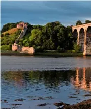  ??  ?? The Royal Border Bridge and castle remains. The border is in fact some 3 miles further north.