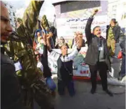  ??  ?? Une des dernières manifestat­ions des invalides de l’ANP à Alger