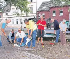  ?? FOTO (ARCHIV): ACHIM HÜSKES ?? Die „Perspektiv­en für Oedt“haben unter anderem dafür gesorgt, dass der Ortsteil regelmäßig gereinigt wird.