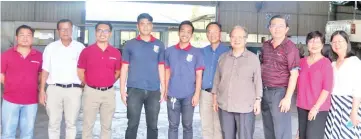  ??  ?? Tek (third right), Dompok (fourth right), Mah (fifth right) with members of the MYTC Board of Governors, staff and students.