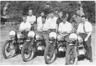  ??  ?? Mcqueen pictured with the American and British 1964 ISDT Trophy Teams, who campaigned on Triumph TR6SC and T100SC models