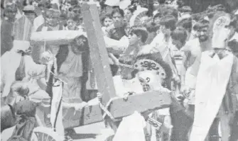  ?? /ARCHIVO: EL SOL DE TLAXCALA ?? obispo de Tlaxcala, Luis Munive y Escobar, acompañó la primera versión del camino de la cruz de Jesucristo