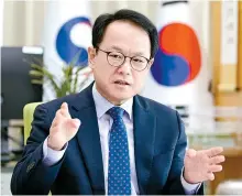  ?? Courtesy of Ministry of Personnel Management ?? Personnel Management Minister Kim Seung-ho