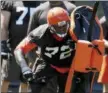  ?? TONY DEJAK — THE ASSOCAITED PRESS ?? Browns offensive lineman Shon Coleman runs a drill in Berea.