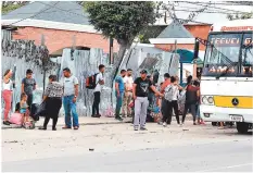  ??  ?? Los buses circularon llenos ante el retorno de los viajeros.