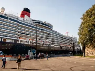  ?? Foto: Stein J. Bjørge ?? ⮉ Slik ligger cruiseskip­ene foran Akershus festning. Fra 1. juni skal det (nesten) være slutt.