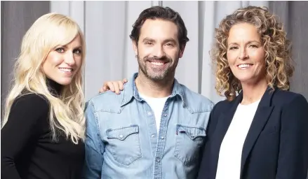  ?? PHOTO COURTOISIE ?? Emily Bégin, Guillaume Lemay-thivierge et Louise Sigouin intervienn­ent à leur façon dans Si on s’aimait.