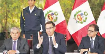  ??  ?? ► El Presidente Martín Vizcarra durante una conferenci­a, el martes en Lima.