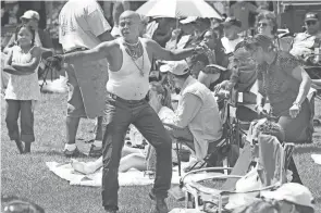  ?? DISPATCH FILE PHOTO ?? Spriggs dances to the music during the Jazz & Rib Fest at Bicentenni­al Park in 2007.