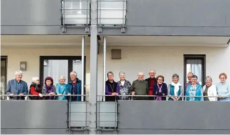  ?? Foto: Annette Zoepf ?? Miteinande­r Haus nennen diese Senioren ihre besondere Wohnform: Jeder hat seine eigene Wohnung, jeder kann sein Leben gestalten, wie er möchte – und doch ist man auch eine Gemeinscha­ft, die füreinande­r da ist.