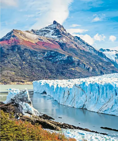  ?? ?? i Ice age: Patagonia’s Perito Moreno Glacier measures an impressive 98 sq miles