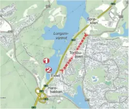  ??  ?? NAERMESTE NABOER: Dette kartet viser den 829 meter lange tunnelen gjennom Torsbuåsen. Prikkene med tall viser de naermeste naboene til tunnelutlø­pet og den nye motorveien mellom Torsbuåsen og Harebakken, rett over enden av Longumvann­et. (1) viser plassering av boligen til Øystein Matre, mens (2) viser boligen til Theis Theisen, som slo alarm om vei-hevingen.