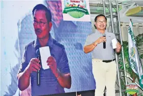  ??  ?? Agricultur­e Secretary Emmanuel ‘Manny’ Piñol at the Visayas Cluster Food Security Summit held in Iloilo City last October.