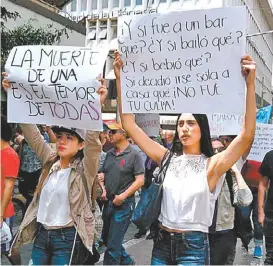  ?? PERLA GÓMEZ ?? El grupo avanzó por avenida Vallarta hacia Plaza de la Liberación