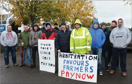  ?? Kerry Farmers block the entrance to Kerry Group offices in Princess Street, Tralee, on Wednesday. Photo: John Cleary. ??