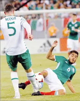  ??  ?? Jonathan dos Santos (6) aplaudió el trabajo del técnico colombiano Juan Carlos Osorio al frente de la selección ■ Foto Afp