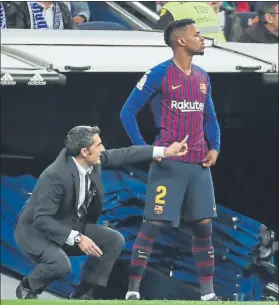  ?? FOTO: J. A. SIRVENT ?? Valverde da instruccio­nes a Semedo El técnico, satisfecho con el partido