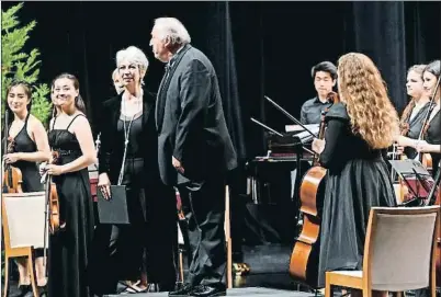  ?? ELENA TORCIDA ?? La soprano Iris Vermillion junto a Peter Csaba, que dirigió la Camerata Viesgo del Encuentro