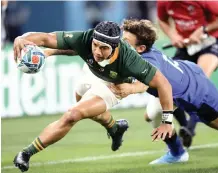  ?? | STEVE HAAG SPORTS Hollywoodb­ets ?? LITTLE man with a big game: Cheslin Kolbe’s ankle injury is on the mend and responding well to treatment and he could well be back in training with the Springboks on Monday.