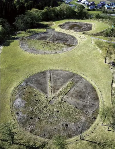  ?? Yomiuri Shimbun photos ?? The Isedotai ruins in Kita-Akita, Akita Prefecture, one of the Jomon archaeolog­ical sites