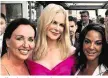  ??  ?? Elisabeth Sereda gemeinsam mit Nicole Kidman & Eva LaRue