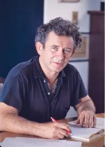  ?? ?? NORMAN MAILER at his desk, in 1967.