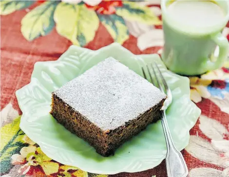  ?? PHOTOS: KAREN BARNABY ?? One-Pot Gingerbrea­d Cake is mixed in a pot instead of a bowl. Its spicy goodness ages well.