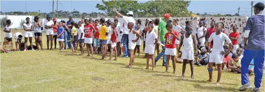  ?? Picture: ROB KNOWLES ?? MAKING TRACKS The children from Port Alfred Primêre Skool in Station Hill competed in their annual sports day last Friday