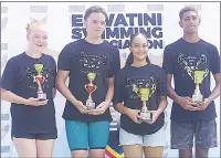  ?? (Pic: Nimrod Hlophe) ?? ESA National Championsh­ip winners based on top six events of the championsh­ips (L-R) Hayley Hoy, Luca Fraser, Raya Young and Damien De Sousa posing holding their trophies after the event yesterday.