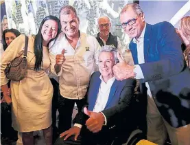  ?? EFE ?? Feliz. Rafael Correa, Lenín Moreno y el vice, Jorge Glas, en Quito.