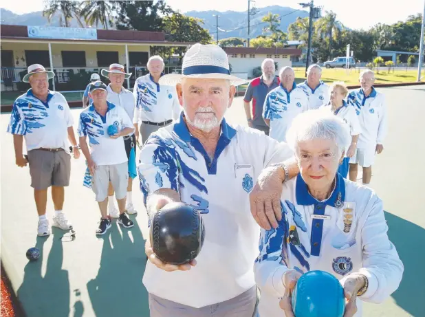  ?? Picture: ANNA ROGERS ?? VIABILITY CRISIS: Cairns Bowls Club members John Rilley, who has been a member for 20 years, and Helen Ward, who has been a member for 35 years.