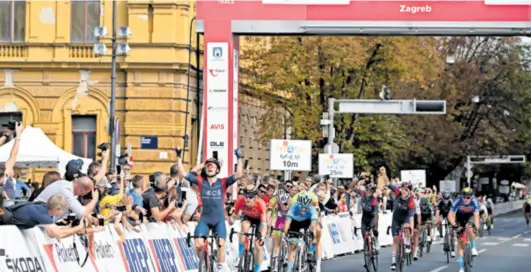  ?? ?? ZADNJA ETAPA biciklisti­čke utrke CRO Race od Svete Nedelje do Zagreba donijela je niz uzbuđenja, pogotovo u finišu