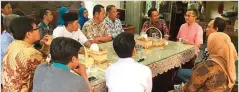  ??  ?? EKO PRIYONO/JAWA POS HANGAT: Dahlan saat menerima kunjungan pengurus PDM Surabaya kemarin.