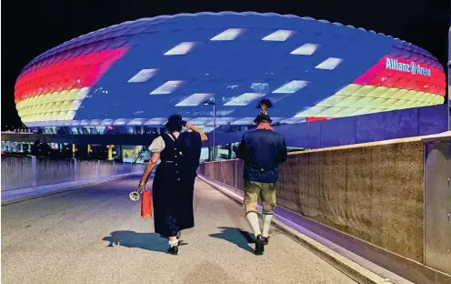  ?? Foto: imago/ActionPict­ures ?? EM-2024-Illuminati­on: Schwarz-Rot-Gold schaffte die Münchener Arena am Donnerstag gut, in Sachen Europa-Flagge war noch Luft nach oben.