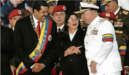  ?? Fernando Llano - 5.jul.2013/Associated Press ?? Maduro recebe Diego Molero em 2013, quando era assessor do Ministério da Defesa; ele terá cinco dias para sair do Peru