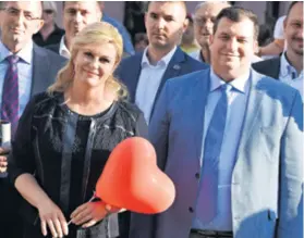  ??  ?? Kolinda Grabar-Kitarović i dalje je na doktorskom studiju politologi­je