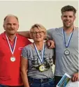  ?? Foto: Ritschel ?? Spitzenpla­tzierungen brachten diese drei Schwabmünc­hner von den bayerische­n Senioren Leichtathl­etik Meistersch­af ten nach Hause: (von links) Rainer Brachmann, Sabine Labermeier und Ste fan Ritschel.