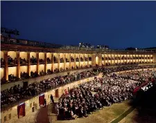  ?? ?? Le Marche rinascimen­tali Dal 19 al 24 agosto.
Tra le altre cose si assisterà allo spettacolo dell’opera
Il Barbiere di Siviglia presso lo Sferisteri­o di Macerata (nella foto).
Con GianGiacom­o Schiavi, editoriali­sta del «Corriere»